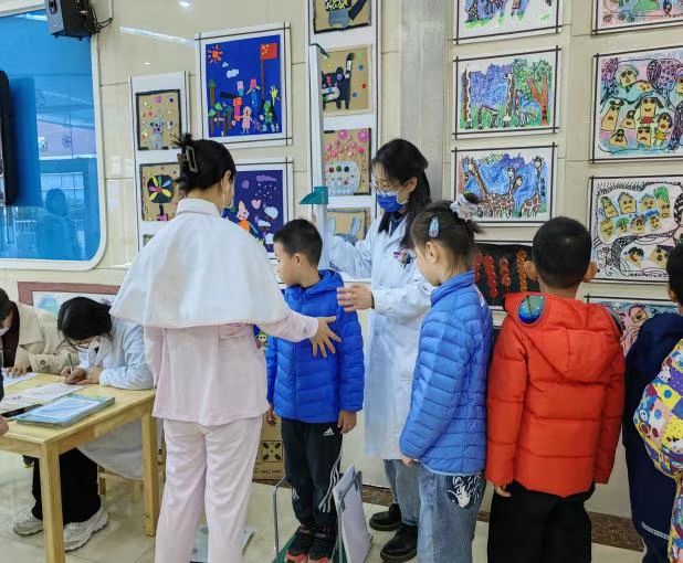 守护儿童健康，呵护祖国未来---济南市妇幼保健院南丁格尔护理服务分队走进空军幼儿园